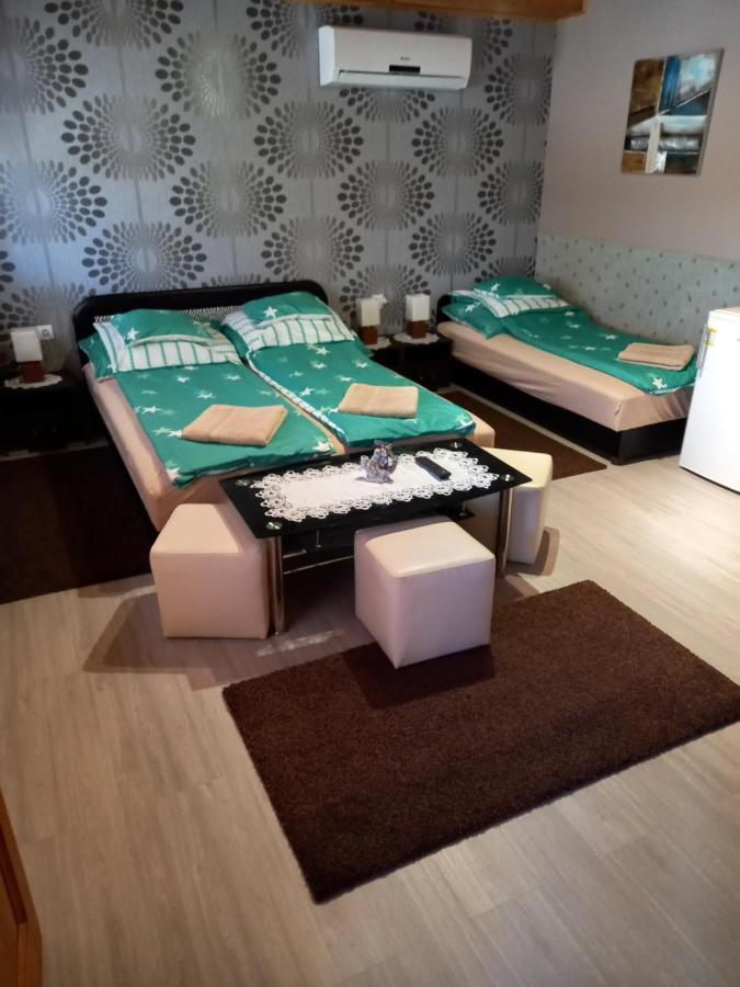 Szerencsecsillag Vendeghaz Hotel Kiskoros Ngoại thất bức ảnh