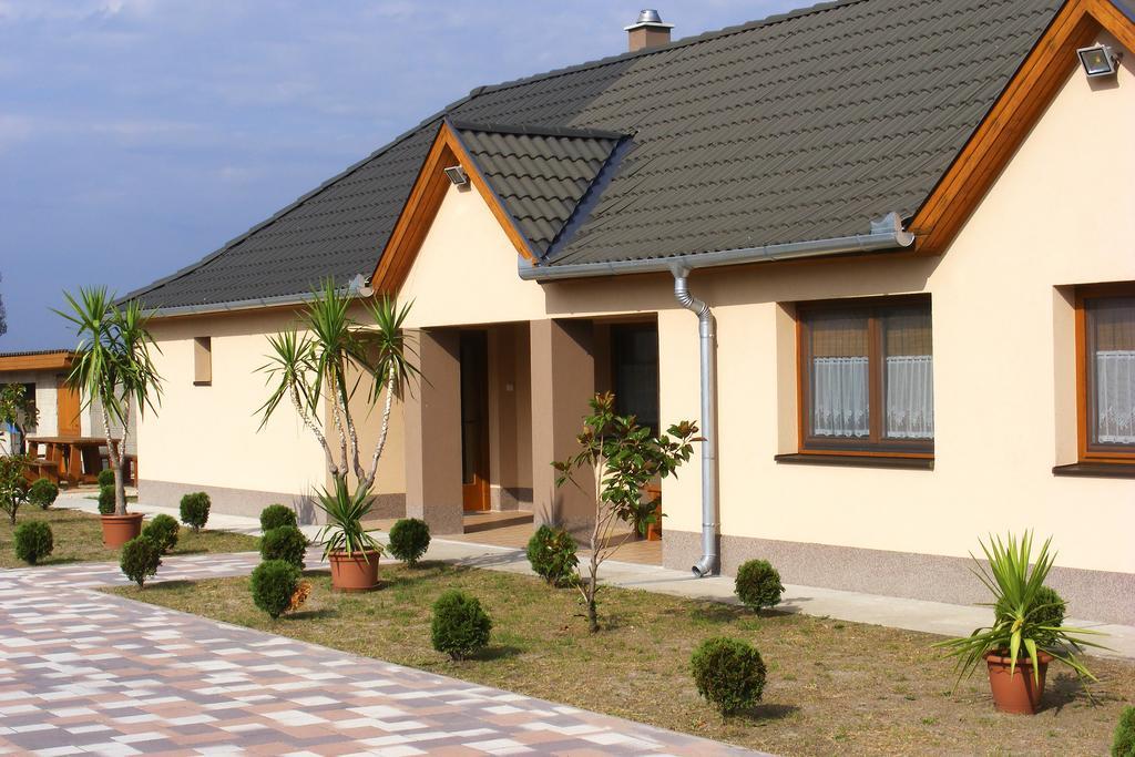 Szerencsecsillag Vendeghaz Hotel Kiskoros Ngoại thất bức ảnh