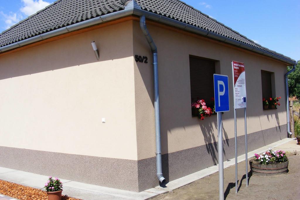 Szerencsecsillag Vendeghaz Hotel Kiskoros Ngoại thất bức ảnh