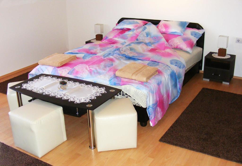 Szerencsecsillag Vendeghaz Hotel Kiskoros Ngoại thất bức ảnh